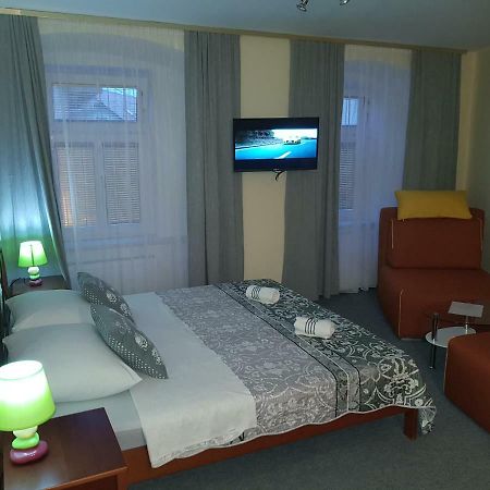 Elg Rooms بوستوينا المظهر الخارجي الصورة