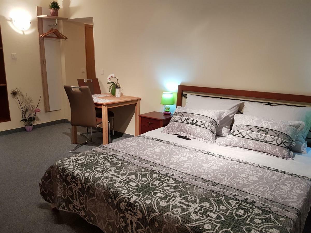 Elg Rooms بوستوينا المظهر الخارجي الصورة