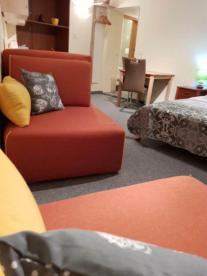 Elg Rooms بوستوينا المظهر الخارجي الصورة