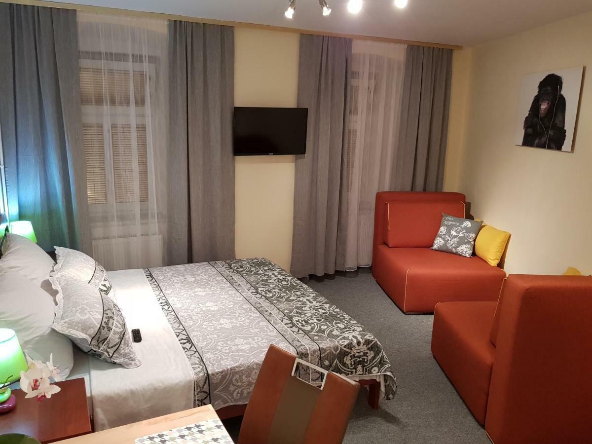 Elg Rooms بوستوينا المظهر الخارجي الصورة