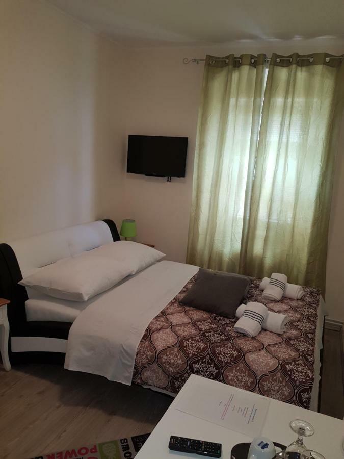 Elg Rooms بوستوينا المظهر الخارجي الصورة