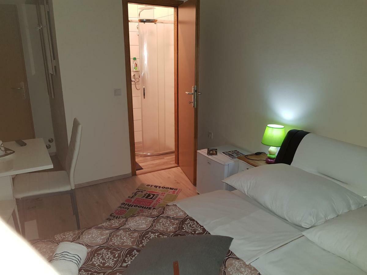 Elg Rooms بوستوينا المظهر الخارجي الصورة